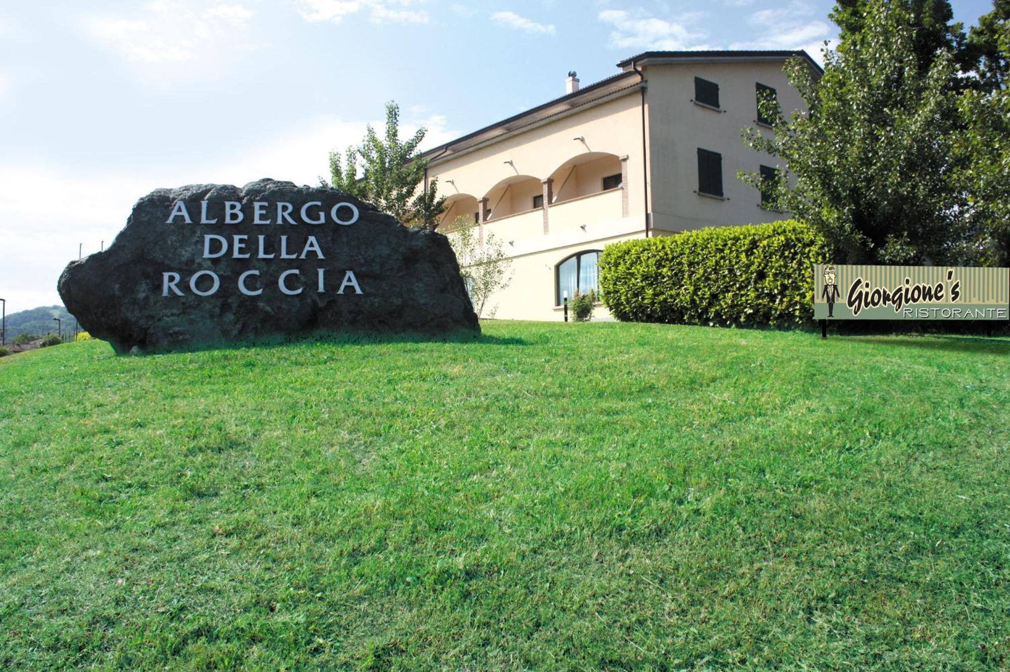 Albergo Della Roccia Varano deʼ Melegari Exteriör bild
